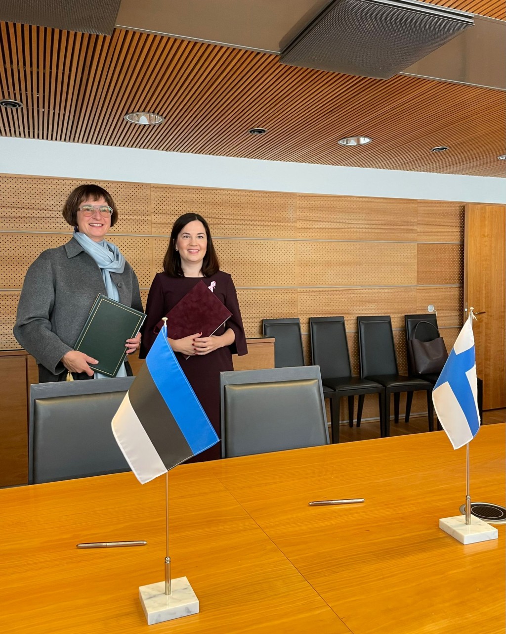 Sotsiaalkaitseminister Riisalo ja Soome sotsiaalkindlustusminister Grahn-Laasonen.jpeg