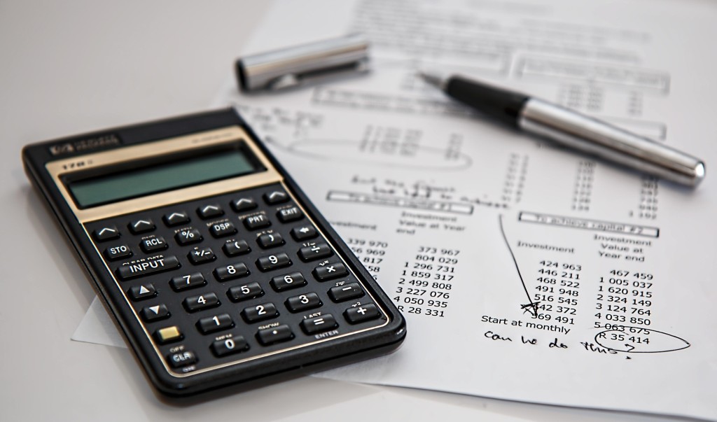 calculator-385506_1920(1).jpg