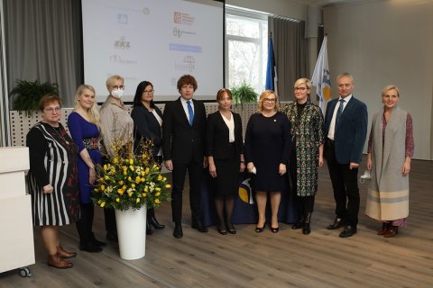 konsensusleppe_allkirjastamine_1802.jpg